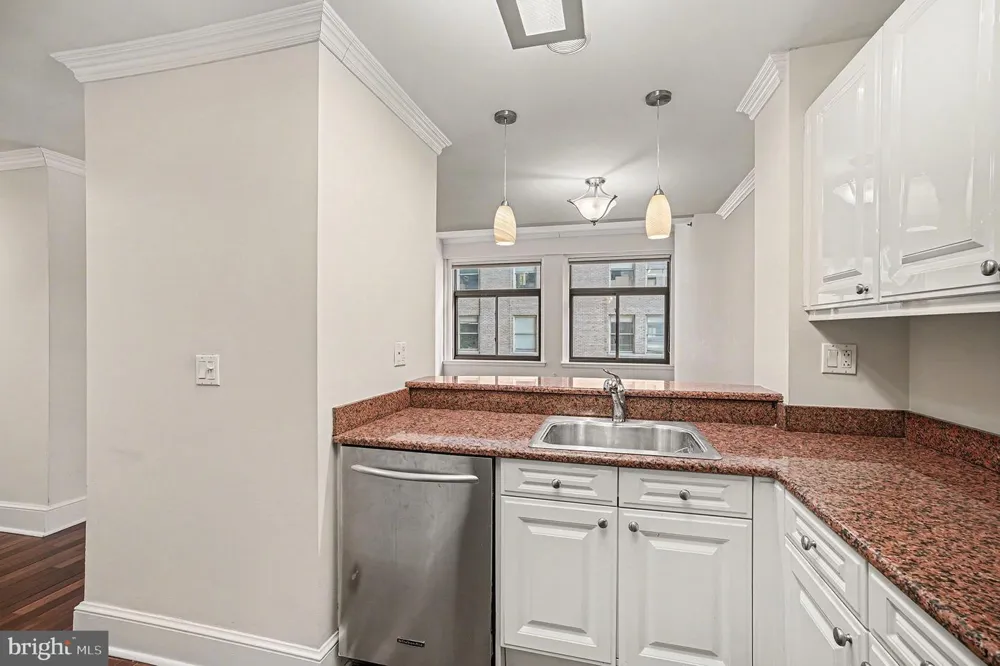 1500 CHESTNUT STREET #8C Philadelphia, PA 19102