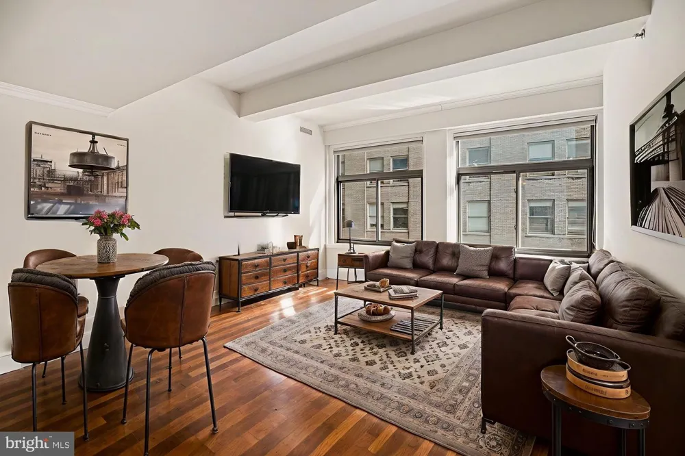 1500 CHESTNUT STREET #8C Philadelphia, PA 19102