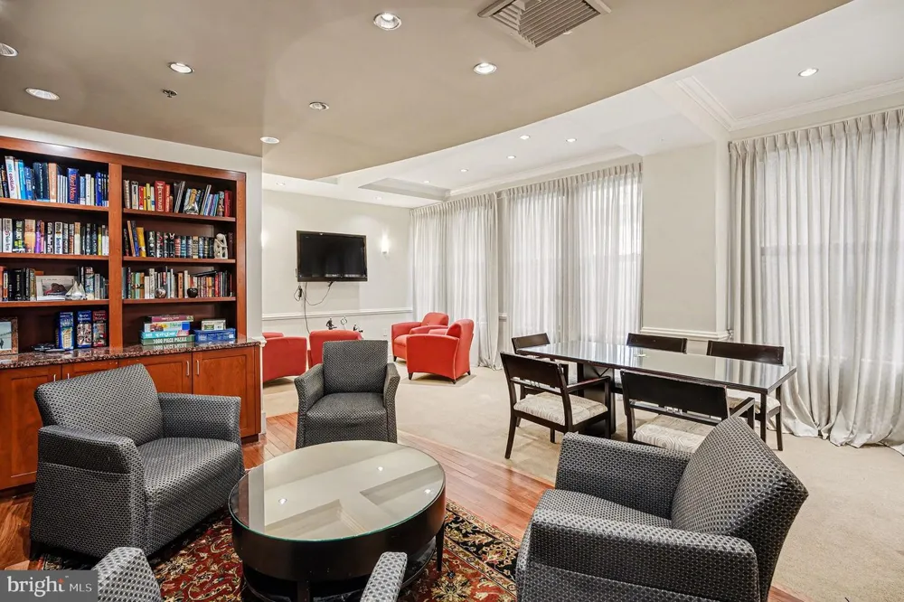 1500 CHESTNUT STREET #8C Philadelphia, PA 19102