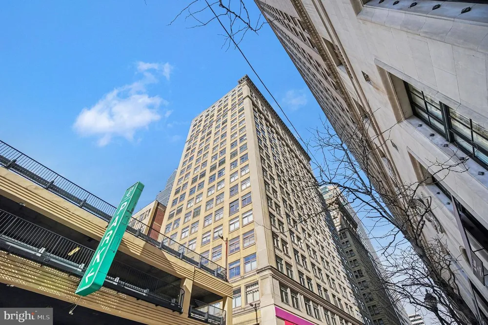 1500 CHESTNUT STREET #8C Philadelphia, PA 19102