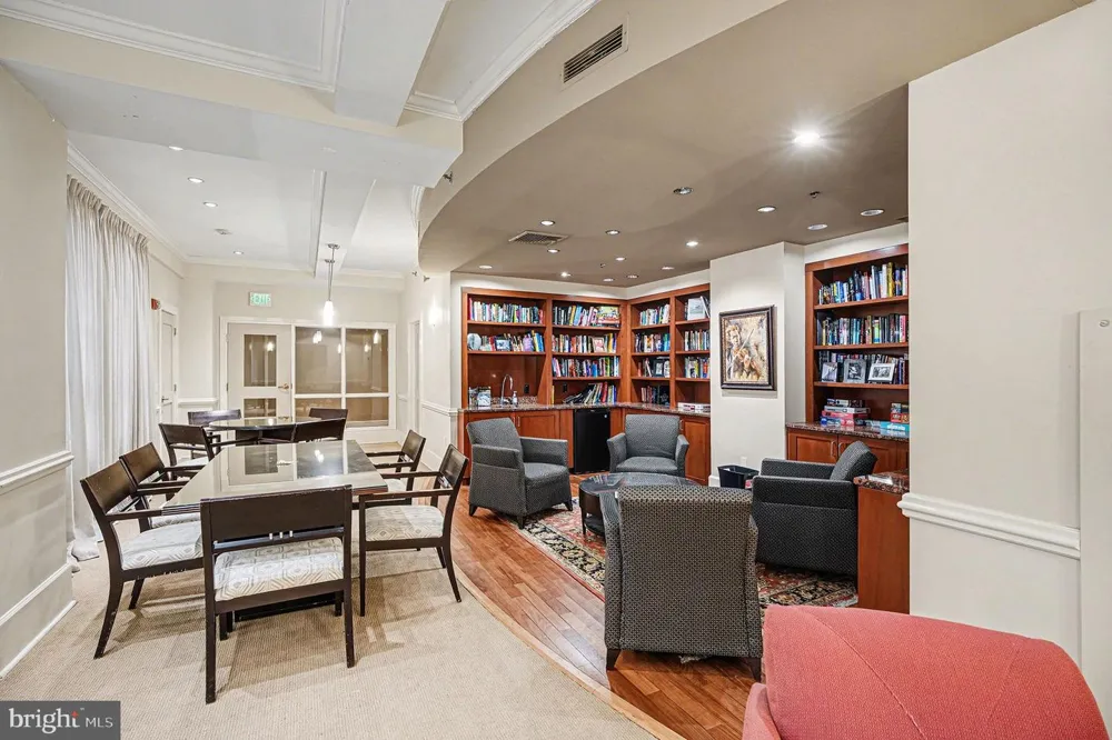 1500 CHESTNUT STREET #8C Philadelphia, PA 19102