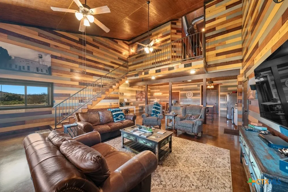 3259 Schumann Road Stonewall, TX 78671