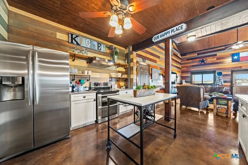 3259 Schumann Road Stonewall, TX 78671
