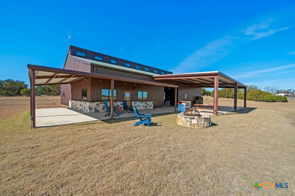3259 Schumann Road Stonewall, TX 78671