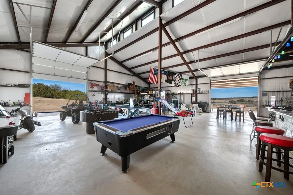 3259 Schumann Road Stonewall, TX 78671