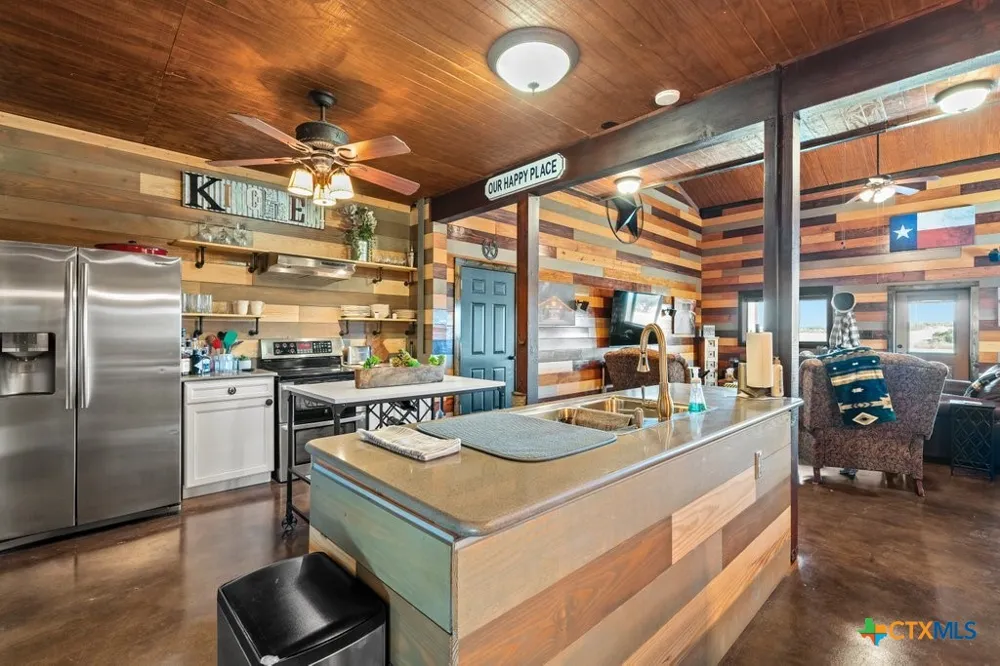 3259 Schumann Road Stonewall, TX 78671
