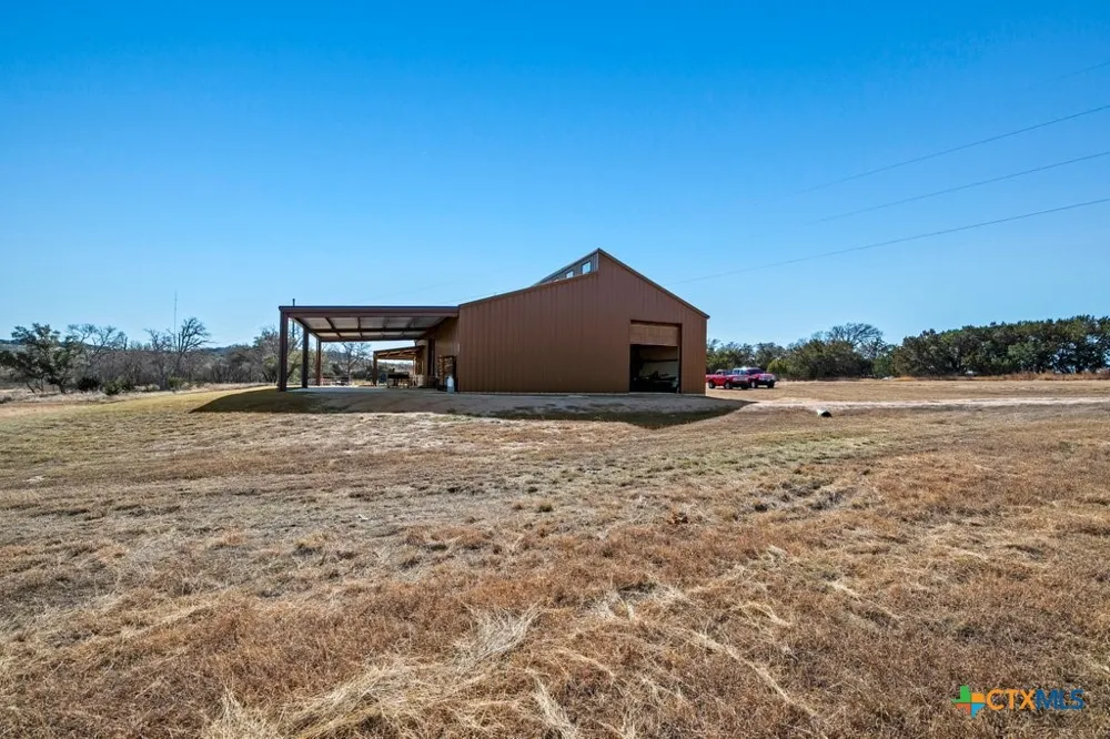 3259 Schumann Road Stonewall, TX 78671
