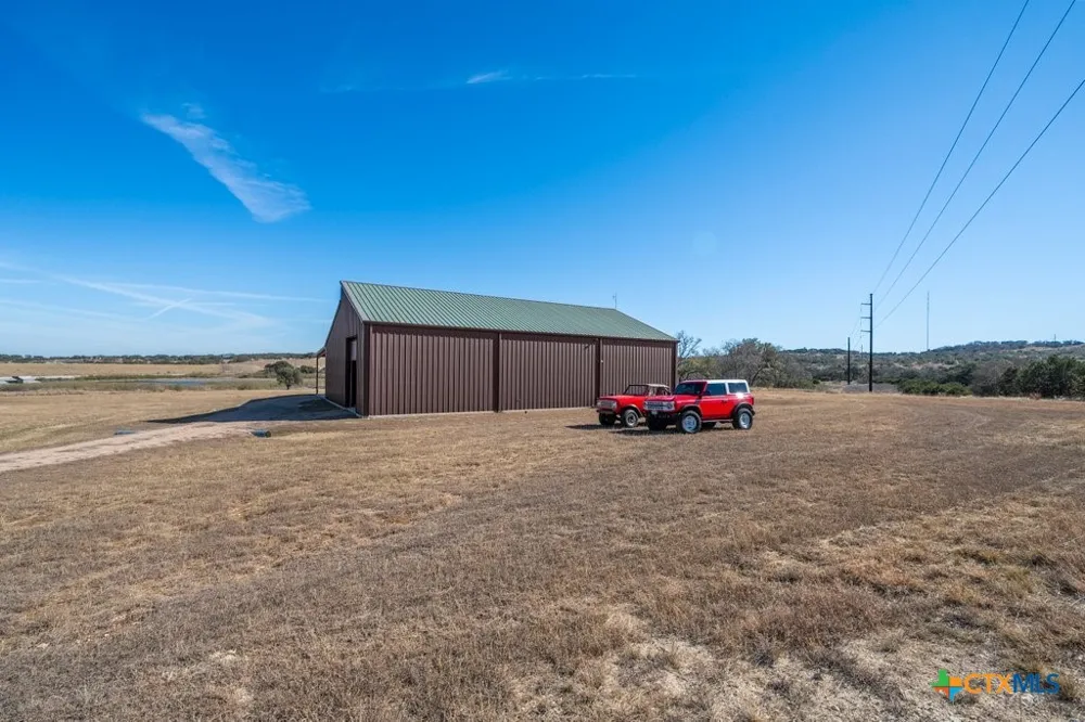 3259 Schumann Road Stonewall, TX 78671