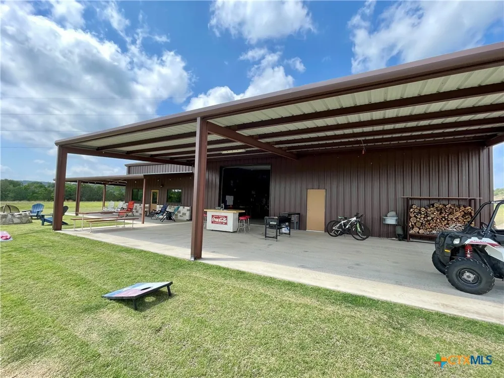 3259 Schumann Road Stonewall, TX 78671