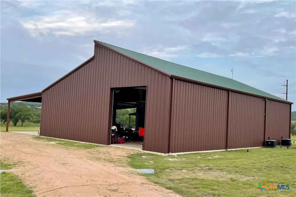 3259 Schumann Road Stonewall, TX 78671