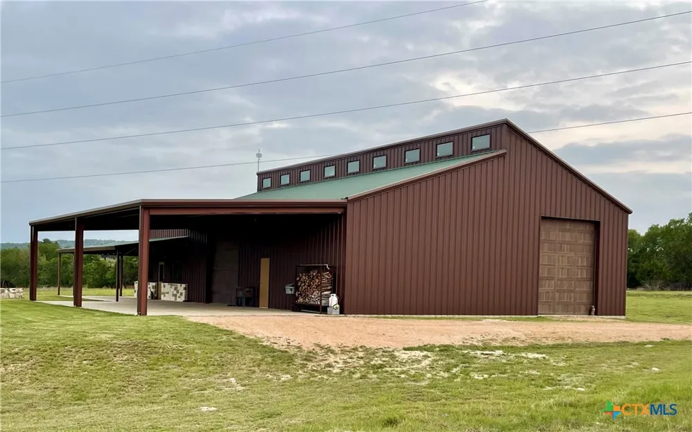 3259 Schumann Road Stonewall, TX 78671