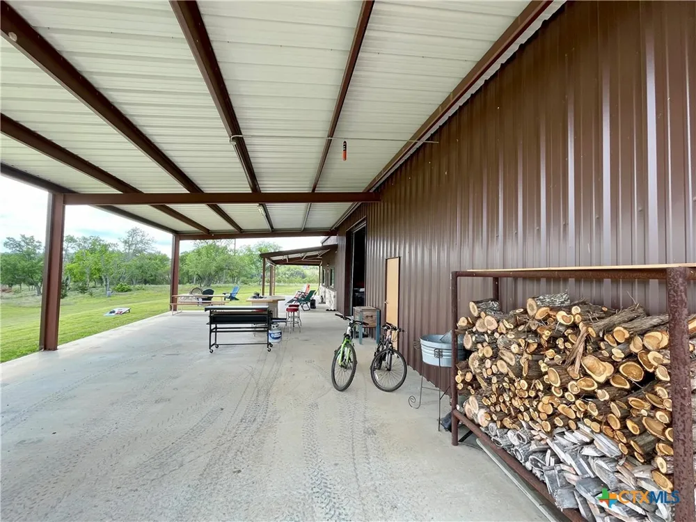 3259 Schumann Road Stonewall, TX 78671