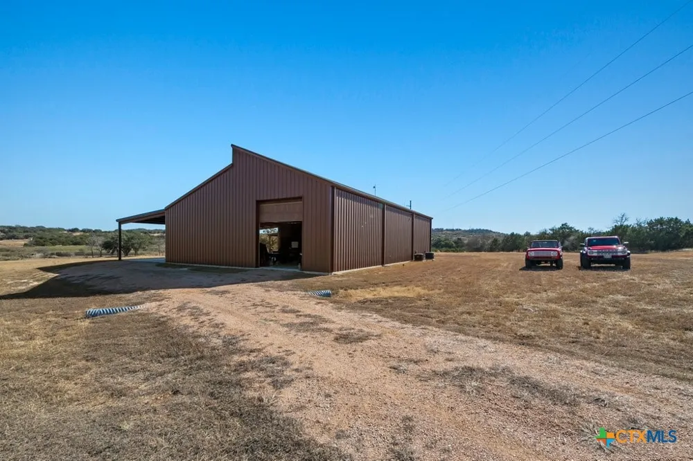 3259 Schumann Road Stonewall, TX 78671