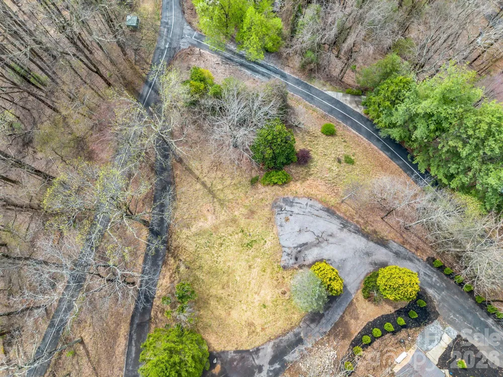 5 Chestnut Top Circle Mills River, NC 28759
