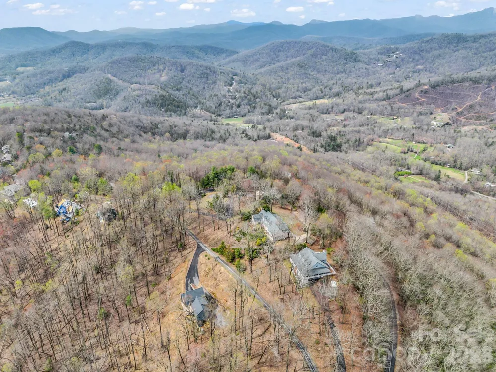 5 Chestnut Top Circle Mills River, NC 28759