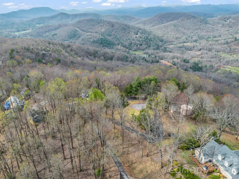 5 Chestnut Top Circle Mills River, NC 28759