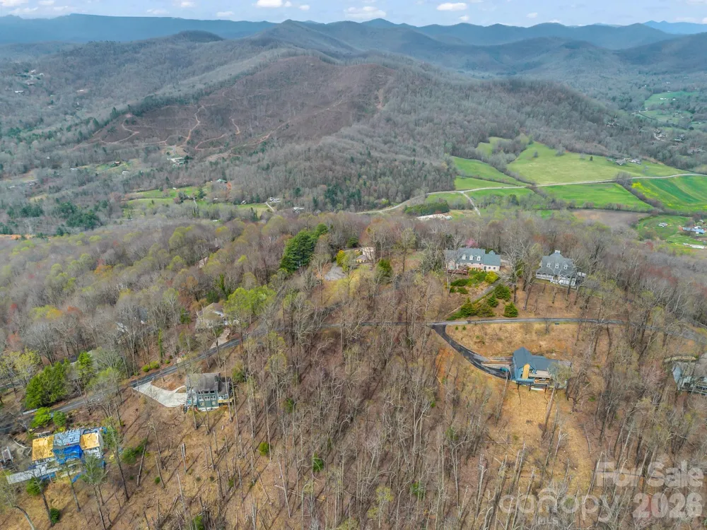 5 Chestnut Top Circle Mills River, NC 28759