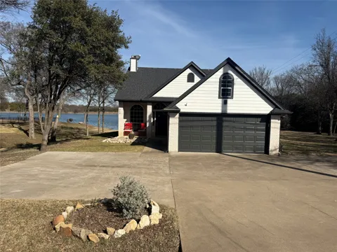 1451 Lakeside Trail