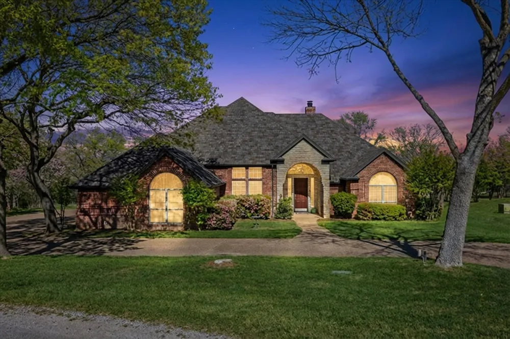 1636 Greenview Court