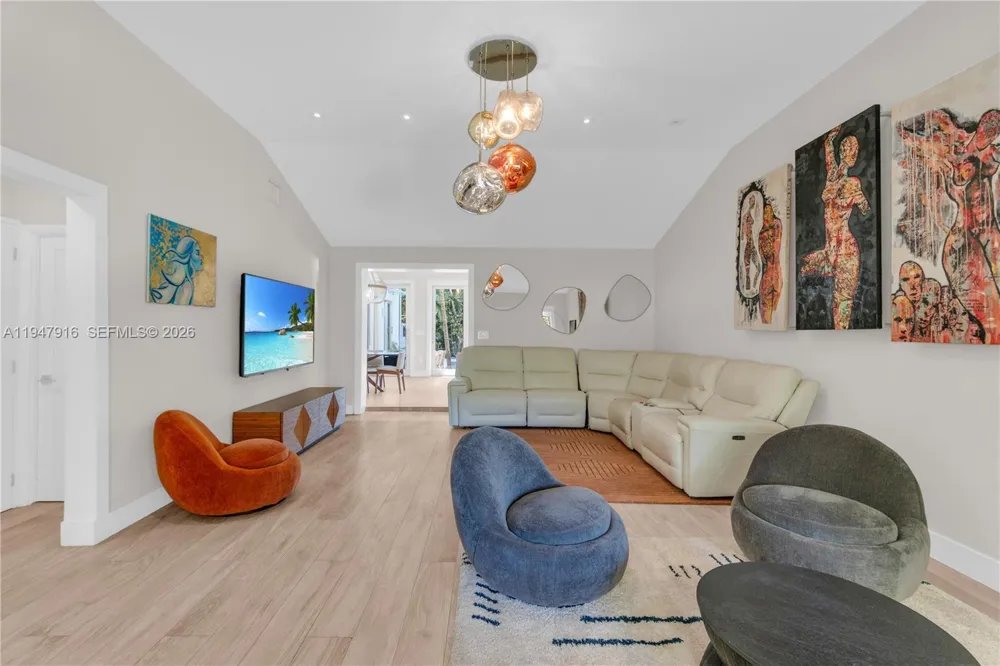 760 NE 115th St Biscayne Park, FL 33161