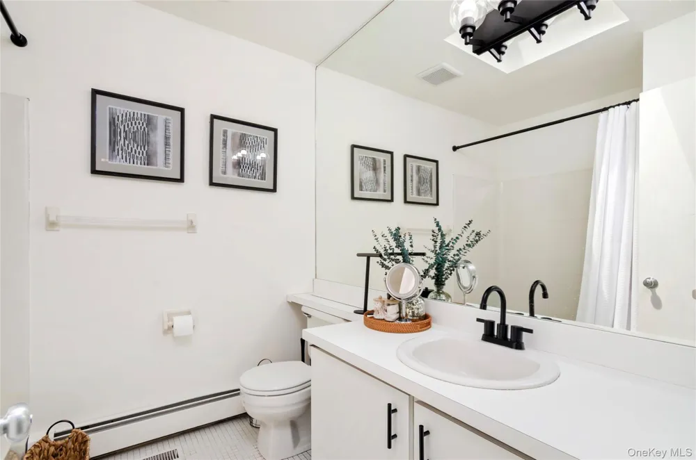 24 Quarter Road Westhampton, NY 11977