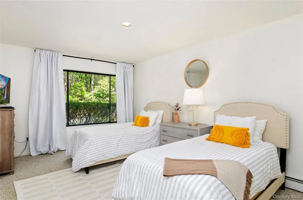 24 Quarter Road Westhampton, NY 11977