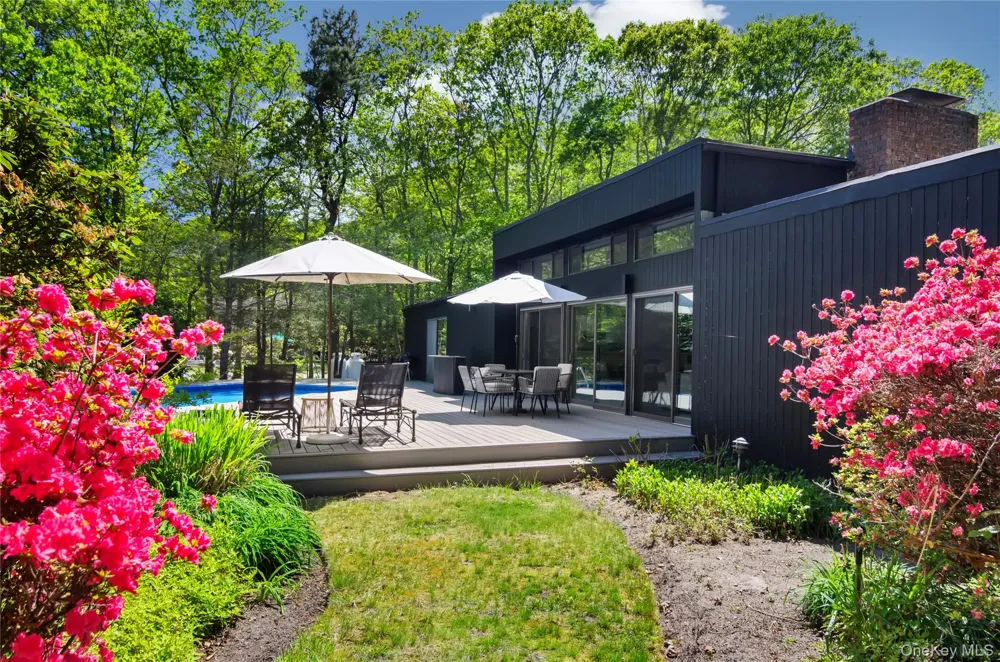 24 Quarter Road Westhampton, NY 11977