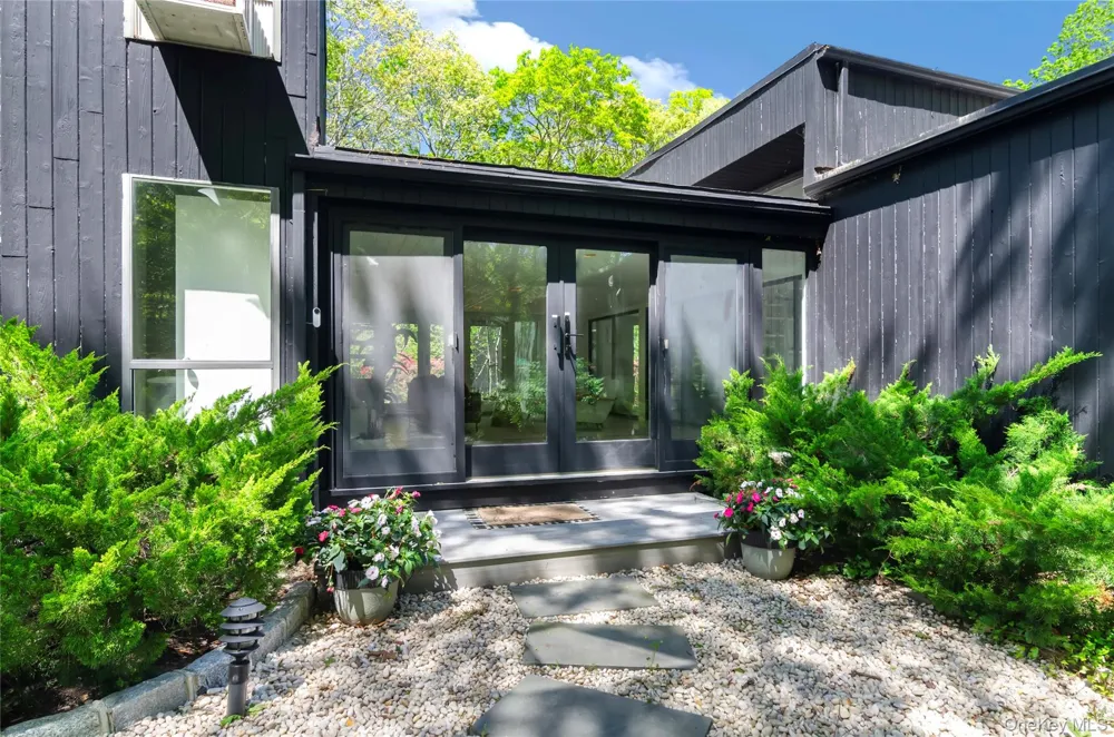24 Quarter Road Westhampton, NY 11977