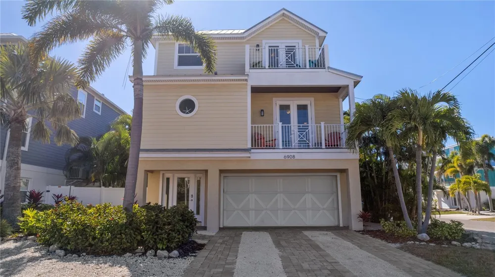 6908 HOLMES BOULEVARD Holmes Beach, FL 34217