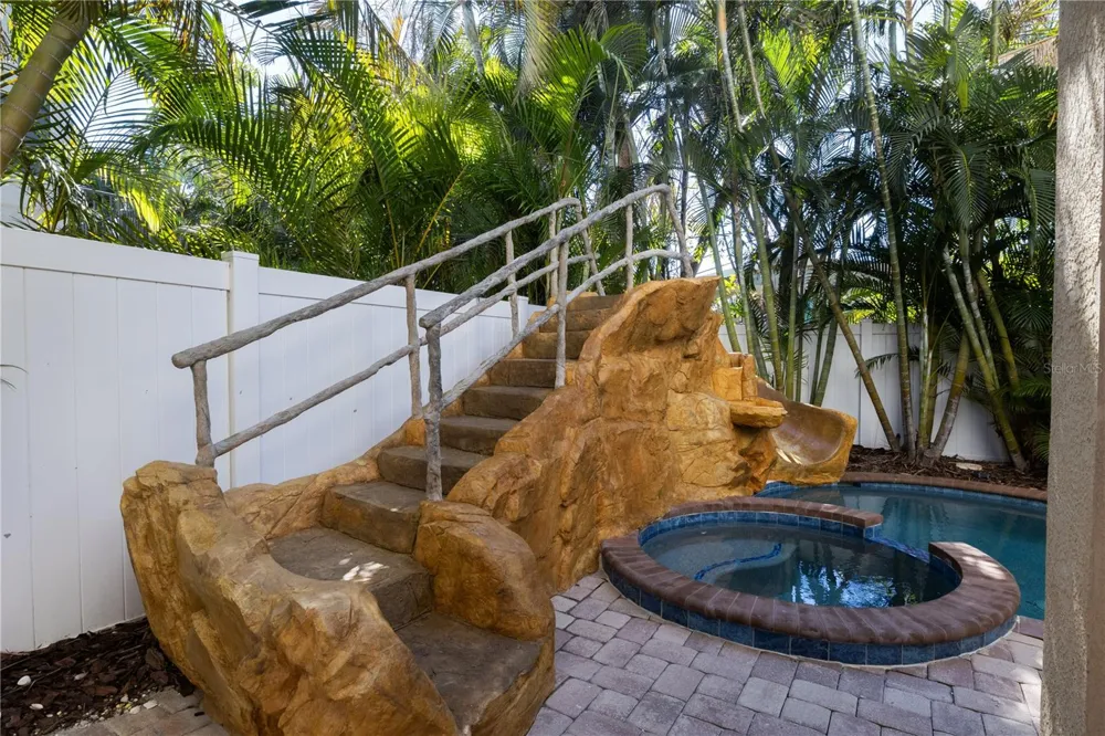 6908 HOLMES BOULEVARD Holmes Beach, FL 34217