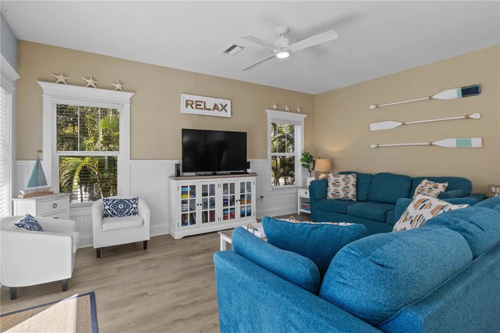 6908 HOLMES BOULEVARD Holmes Beach, FL 34217