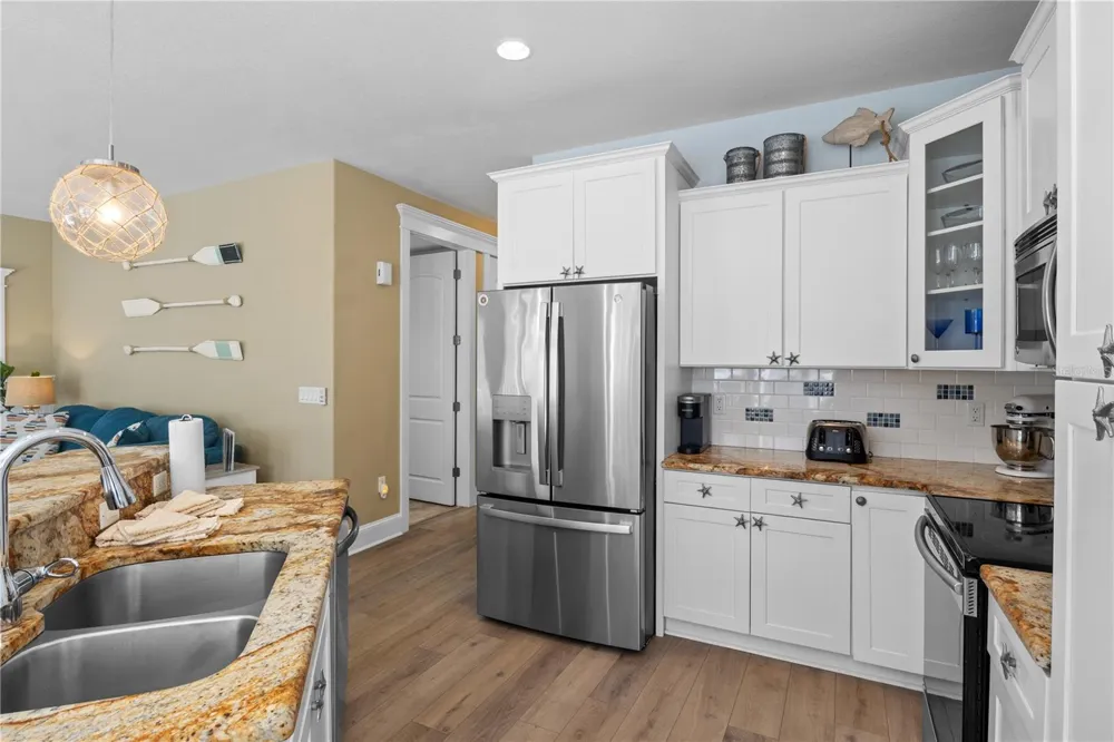 6908 HOLMES BOULEVARD Holmes Beach, FL 34217