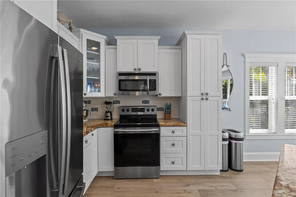 6908 HOLMES BOULEVARD Holmes Beach, FL 34217