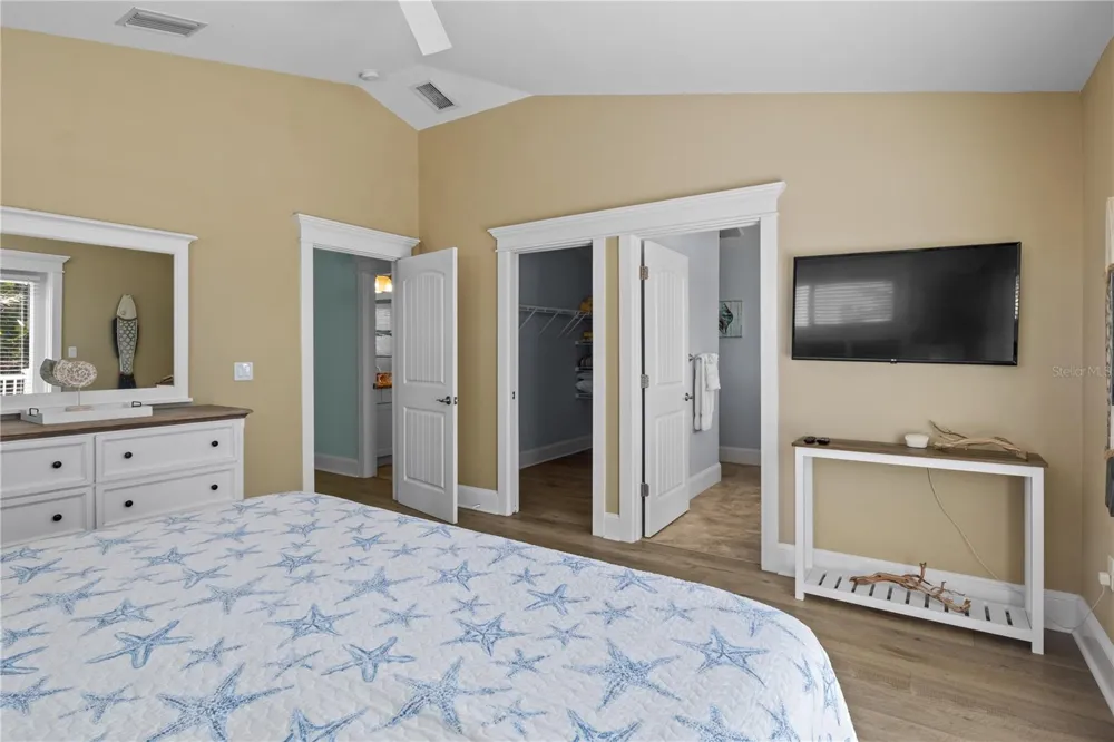 6908 HOLMES BOULEVARD Holmes Beach, FL 34217