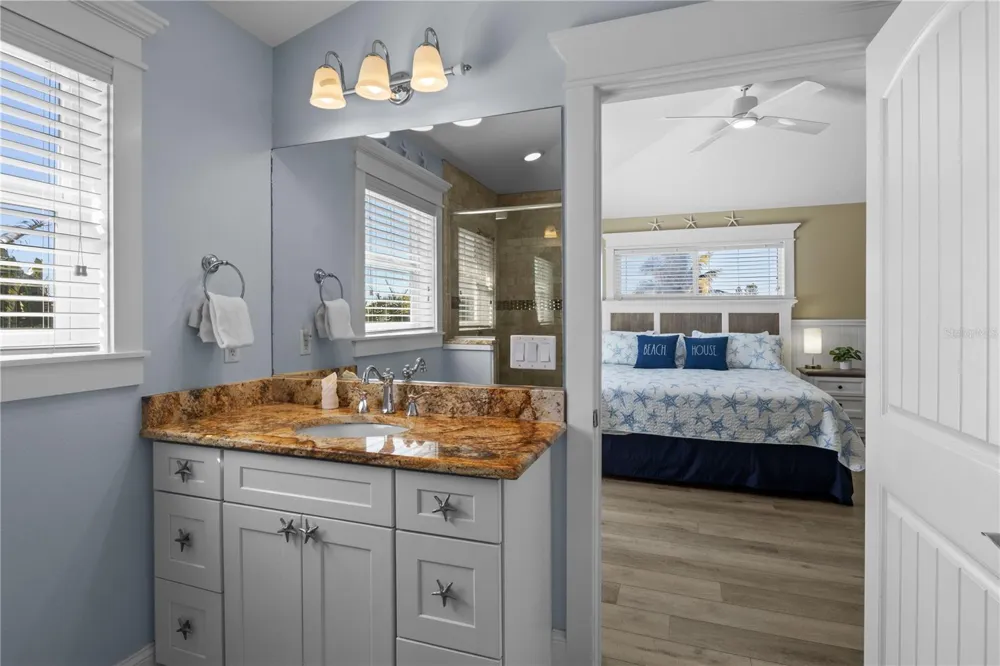 6908 HOLMES BOULEVARD Holmes Beach, FL 34217