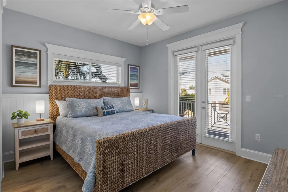 6908 HOLMES BOULEVARD Holmes Beach, FL 34217