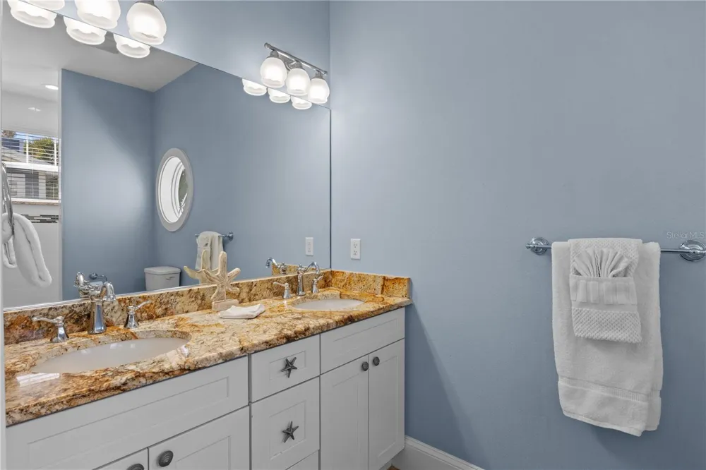 6908 HOLMES BOULEVARD Holmes Beach, FL 34217