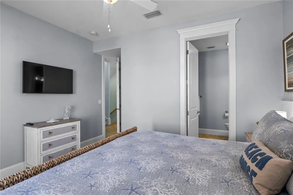 6908 HOLMES BOULEVARD Holmes Beach, FL 34217