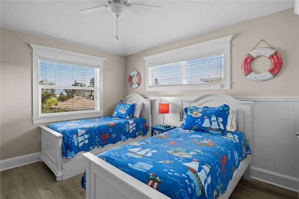 6908 HOLMES BOULEVARD Holmes Beach, FL 34217