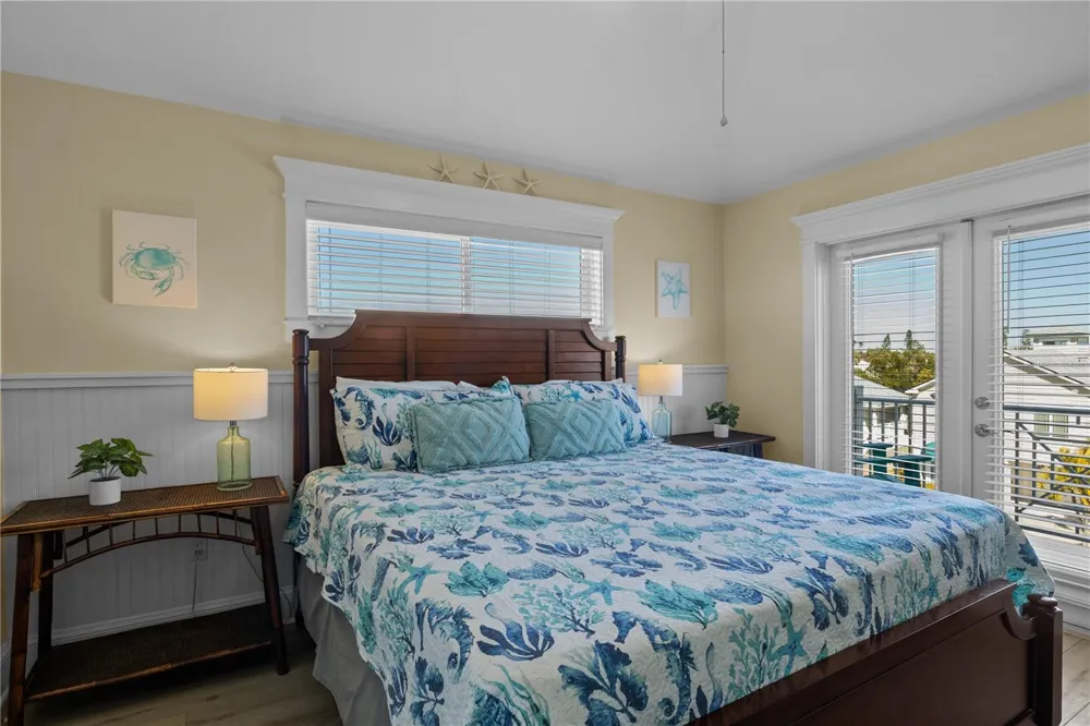 6908 HOLMES BOULEVARD Holmes Beach, FL 34217