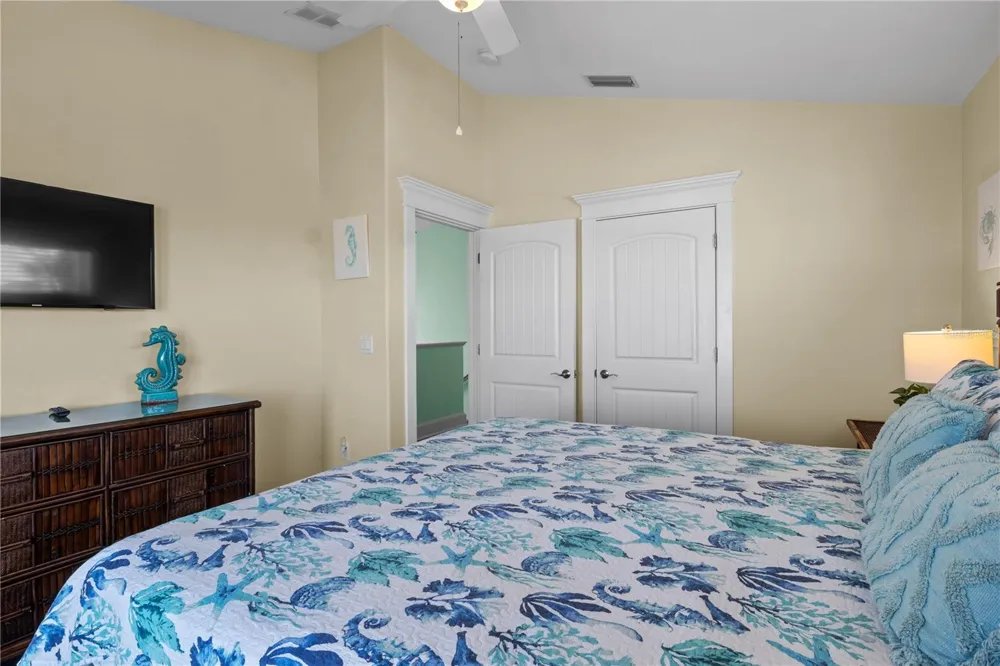 6908 HOLMES BOULEVARD Holmes Beach, FL 34217