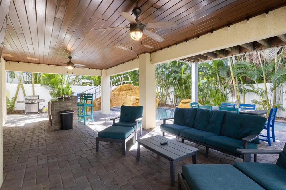 6908 HOLMES BOULEVARD Holmes Beach, FL 34217