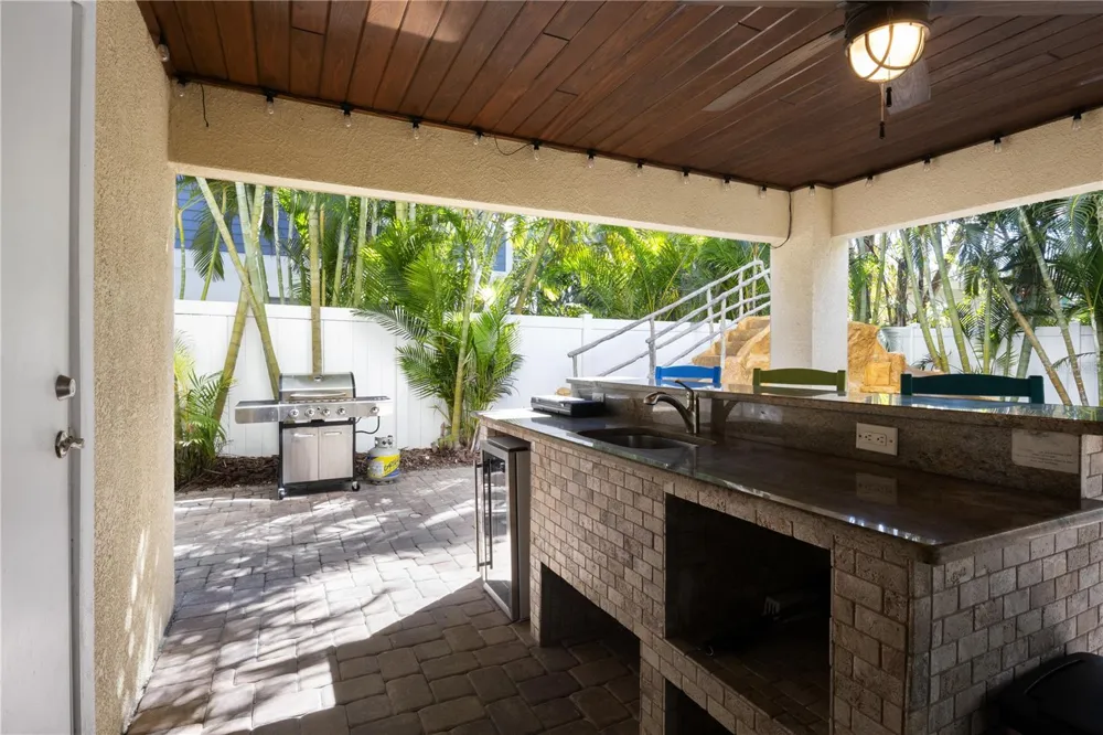 6908 HOLMES BOULEVARD Holmes Beach, FL 34217