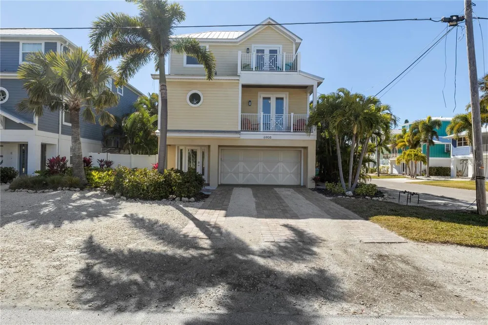 6908 HOLMES BOULEVARD Holmes Beach, FL 34217