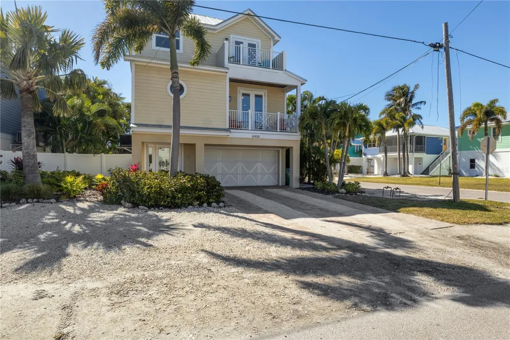 6908 HOLMES BOULEVARD Holmes Beach, FL 34217