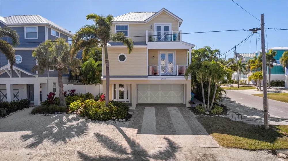 6908 HOLMES BOULEVARD Holmes Beach, FL 34217