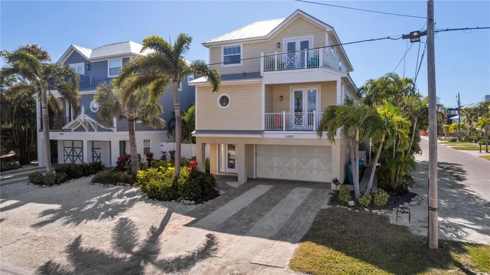 6908 HOLMES BOULEVARD Holmes Beach, FL 34217