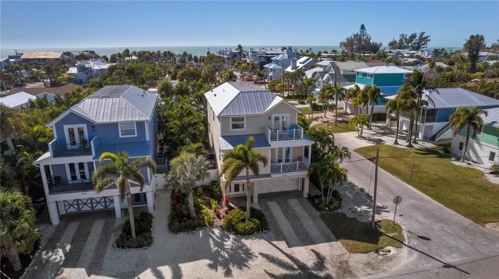 6908 HOLMES BOULEVARD Holmes Beach, FL 34217