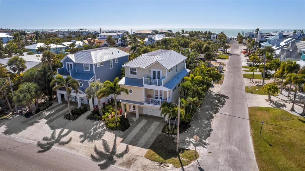 6908 HOLMES BOULEVARD Holmes Beach, FL 34217