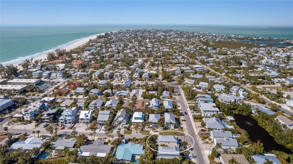 6908 HOLMES BOULEVARD Holmes Beach, FL 34217